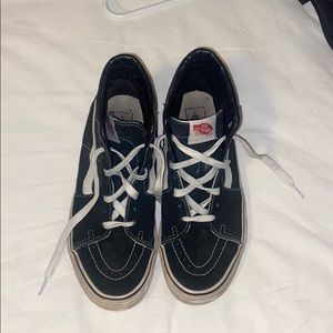 VANS HI-TOP SKATE SHOE (WOMENS)